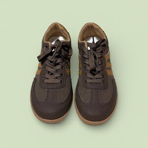 Brown Vintage Style Athletic Women's Shoes Size 7.5 US 38 EU